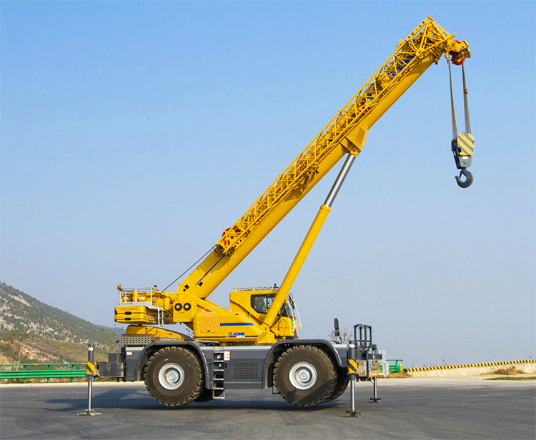 XCMG Official 70 Ton Rough Crane XCR70 China New Rough Terrain Crane Machine Price